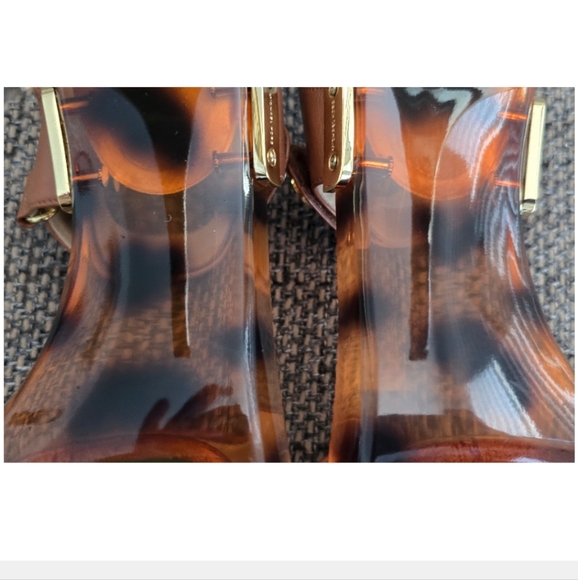 New 🐆 Michael Kor New Lani Sandal BrownLeather w/ Gold Emblems and Heel Size 10 - Picture 13 of 16